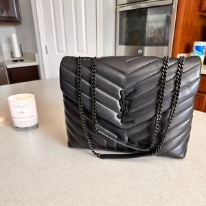 Black crossbody/shoulder bag. Open to offers ♥️